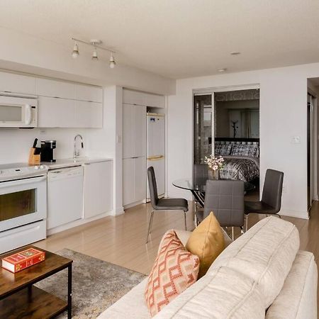 Stylish Downtown Lakeview Condo - One Free Parking Toronto Extérieur photo